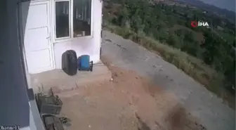 Motosikleti ile illeri dolaşan seri hırsız, girdiği evde gözlüğünü unuttu