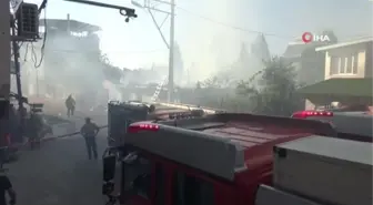 İzmir'de market deposu yandı, faciadan dönüldü