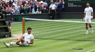 Son Dakika: Wimbledon finalinde Novak Djokovic'i 3-2 mağlup eden Carlos Alcaraz, şampiyon oldu