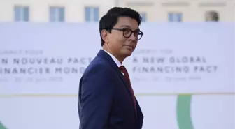 Madagaskar Cumhurbaşkanı Andry Rajoelina, Fransız vatandaşlığına geçtiğini kabul etti