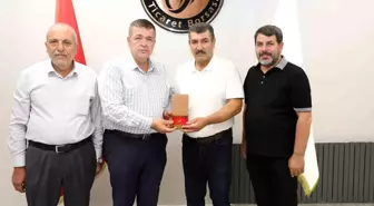 Gaziantep'te Yılın İlk Antep Fıstığı Hasat Edildi