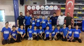 Yunusemre Belediyespor Güreşçileri Madalyalarla Döndü