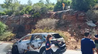 Bodrum'da seyir halindeki otomobil alev aldı