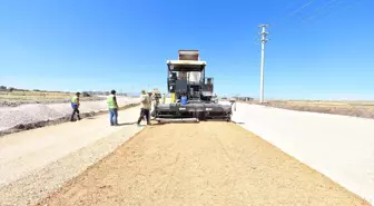 Diyarbakır Büyükşehir Belediyesi Kayapınar ilçesinde yol yapım ve kaldırım yenileme çalışmalarını inceledi