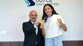 Düzce Üniversitesi Rektörü Milli Sporcu Bediha Tacyıldız'ı Tebrik Etti