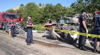 Eskişehir'de traktöre çarpan otomobilin sürücüsü hayatını kaybetti