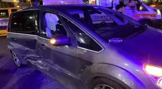 E5'te Yabancı Plakalı Araç Türk Plakalı Araçla Çarpıştı