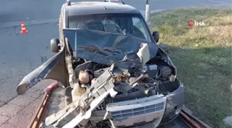 Samsun'da hafif ticari araç ile kamyonet çarpıştı: 4 yaralı