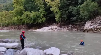 Kastamonu'da Şahıs, Su Şebekesi Tamiri İçin Girdiği Çayda Kayboldu