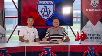 Altınordu, Arif Morkaya ve Onur Ramazan Toprak'ı kadrosuna kattı