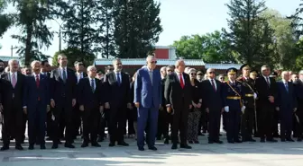 Cumhurbaşkanı Erdoğan, Lefkoşa'daki Atatürk Anıtı'na çelenk bıraktı