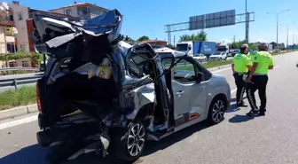 Samsun'da freni tutmayan tır park halindeki araca çarptı: 3 yaralı