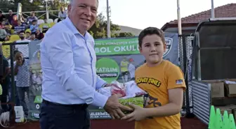 Honaz Belediyesi ve Honazspor işbirliğiyle düzenlenen Yaz Futbol Okulu'na yoğun ilgi