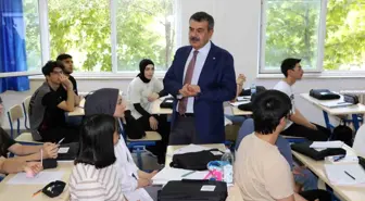 Milli Eğitim Bakanı Elazığ'da Yaz Okulunu Ziyaret Etti