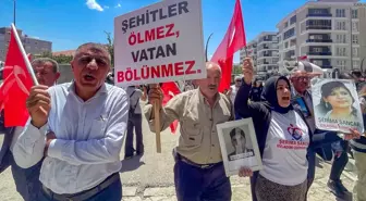 Van'da aileler HDP'yi protesto etti