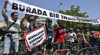 Kadıköy'de Bisiklet Sürücüsü İçin Anma Etkinliği Düzenlendi