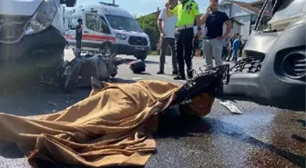 Düzce'de Baba ve 2 Çocuğuna Kamyonet ve Minibüs Çarptı: Baba Hayatını Kaybetti