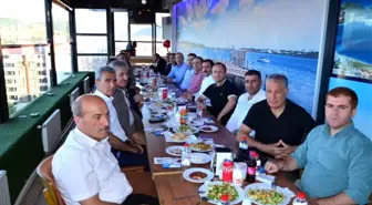 Tatvan'da görevli olan ilçe müftüsü, jandarma özel harekat tabur komutanı ve ilçe jandarma komutanı için veda yemeği düzenlendi