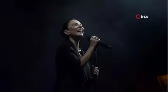 Fatma Turgut, Bayburt Uluslararası Dede Korkut Kültür ve Sanat Şölenleri'nde unutulmaz bir sahne performansı sergiledi