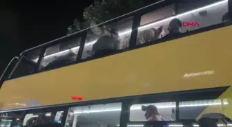 KADIKÖY'de İETT otobüsünde dans gösterisi