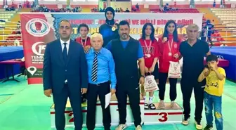 Kozan Belediyespor sporcusu Azra Nur Çetin Türkiye Boks Şampiyonası'nda şampiyon oldu