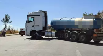 Sakarya'da tankerle motosiklet çarpışması: 2 yaralı