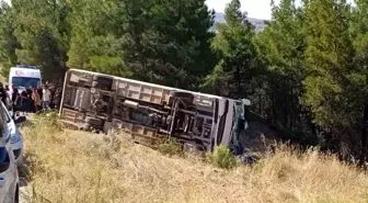 Denizli'de servis otobüsü şarampole devrildi: Yaralı sayısı 19'a yükseldi