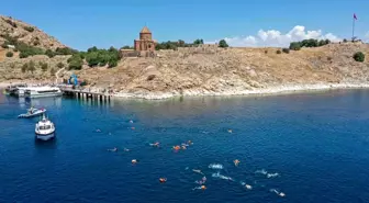 Van Denizi Yüzme Festivali Renkli Görüntülere Sahne Oldu