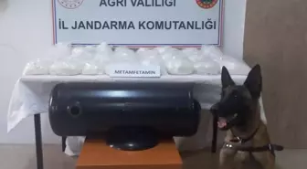 Ağrı'da Otomobilde 32 Kilo Uyuşturucu Ele Geçirildi