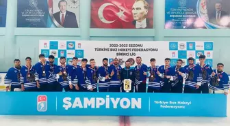 Erzurum Büyükşehir Belediyesi Gençlik ve Spor Kulübü Buz Hokeyi 1. Ligini Şampiyon Tamamladı