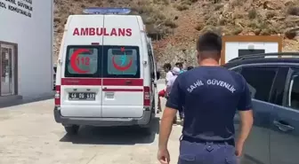 Fethiye'de tekneden düşen kişi Sahil Güvenlik tarafından tahliye edildi