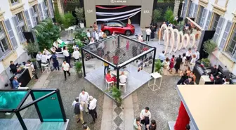 Hadise, Lexus LBX'in lüks araç yıkama deneyimini yaşadı