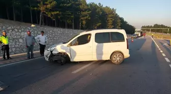 Amasya'da hafif ticari araçla otomobil çarpışması: 3 yaralı