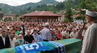 Rize'de teyzesinin ev sahibi tarafından bıçaklanan genç son yolculuğuna uğurlandı