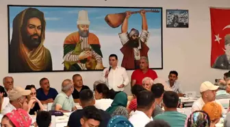 Kepez Belediye Başkanı Hakan Tütüncü, Pir Sultan Abdal Cemevi'nde oruç açma yemeğine katıldı