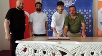 Alperen Elmas, Eynesil Belediyespor ile sözleşme imzaladı