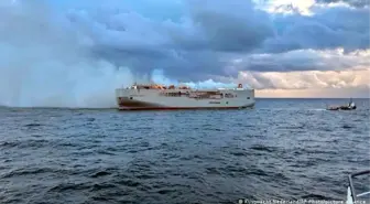 Hollanda açıklarında otomobil taşıyan gemide çıkan yangında bir kişi öldü, 16 kişi yaralandı