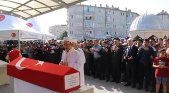 Edirne'de askeri araç kazasında şehit olan Piyade Astsubay Kıdemli Çavuş Mehmet Özler toprağa verildi