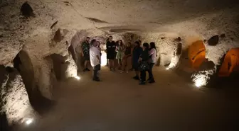 Kapadokya'da Turistler Serinlemek İçin Yer Altı Şehirlerini Tercih Ediyor