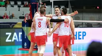 A Milli Erkek Voleybol Takımı, Dominik Cumhuriyeti'ni mağlup ederek yarı finale yükseldi