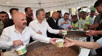 Adıyaman'da Cami Cemaatine Aşure İkramı