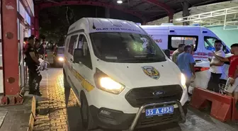 Konak ilçesinde motosikletiyle seyir halindeyken silahlı saldırıya uğrayan kişi hastaneye kaldırıldı