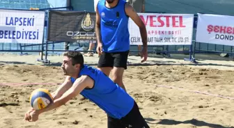 Lapseki Belediyesi Plaj Voleybolu Turnuvası Başladı