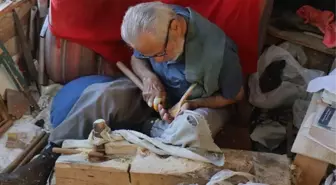 Bakteri üretmeyen ve besin değerini koruyan el emeği şimşir kaşık üretimi, teknolojiye yenik düştü