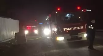 Büyükçekmece'de ıslak mendil üretimi yapılan binada yangın çıktı