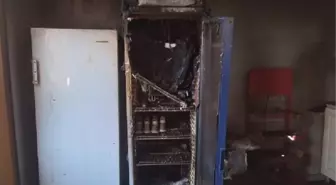 Elazığ Palu'da bir iş yerinde buzdolabı patlamasıyla yangın çıktı