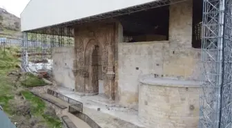 Divriği Ulu Cami ve Darüşşifası'ndaki Kubbe Duvarı Örgüsünde Mimar Sinan'ın Parmak İzi İddiası