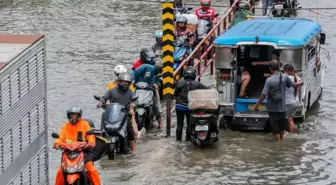 Filipinler'de Doksuri Tayfunu Sel ve Toprak Kaymalarına Yol Açtı