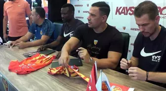 Kayserispor Teknik Direktörü ve Futbolcular Taraftarlarla Buluştu