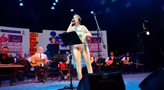 Dilek Türkan ve Bursa Büyükşehir Belediyesi Orkestrası Uluslararası Bursa Festivali'nde Sahne Aldı